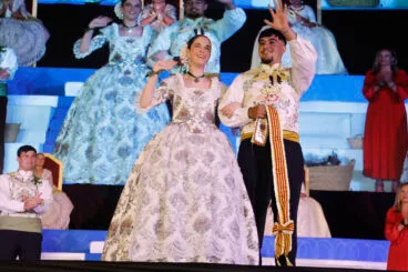 Proclamación de la Quintà 2025 de Xàbia. Reina, damas, presidentes y corte de honor (75)