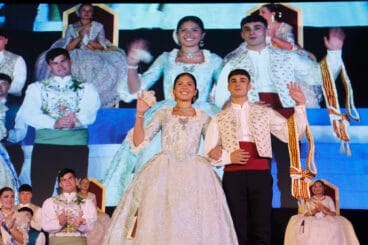 Proclamación de la Quintà 2025 de Xàbia. Reina, damas, presidentes y corte de honor (77)