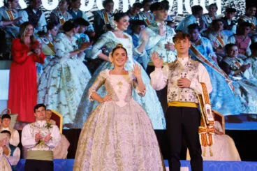 Proclamación de la Quintà 2025 de Xàbia. Reina, damas, presidentes y corte de honor (80)