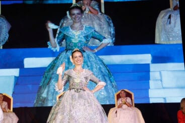 Proclamación de la Quintà 2025 de Xàbia. Reina, damas, presidentes y corte de honor (82)