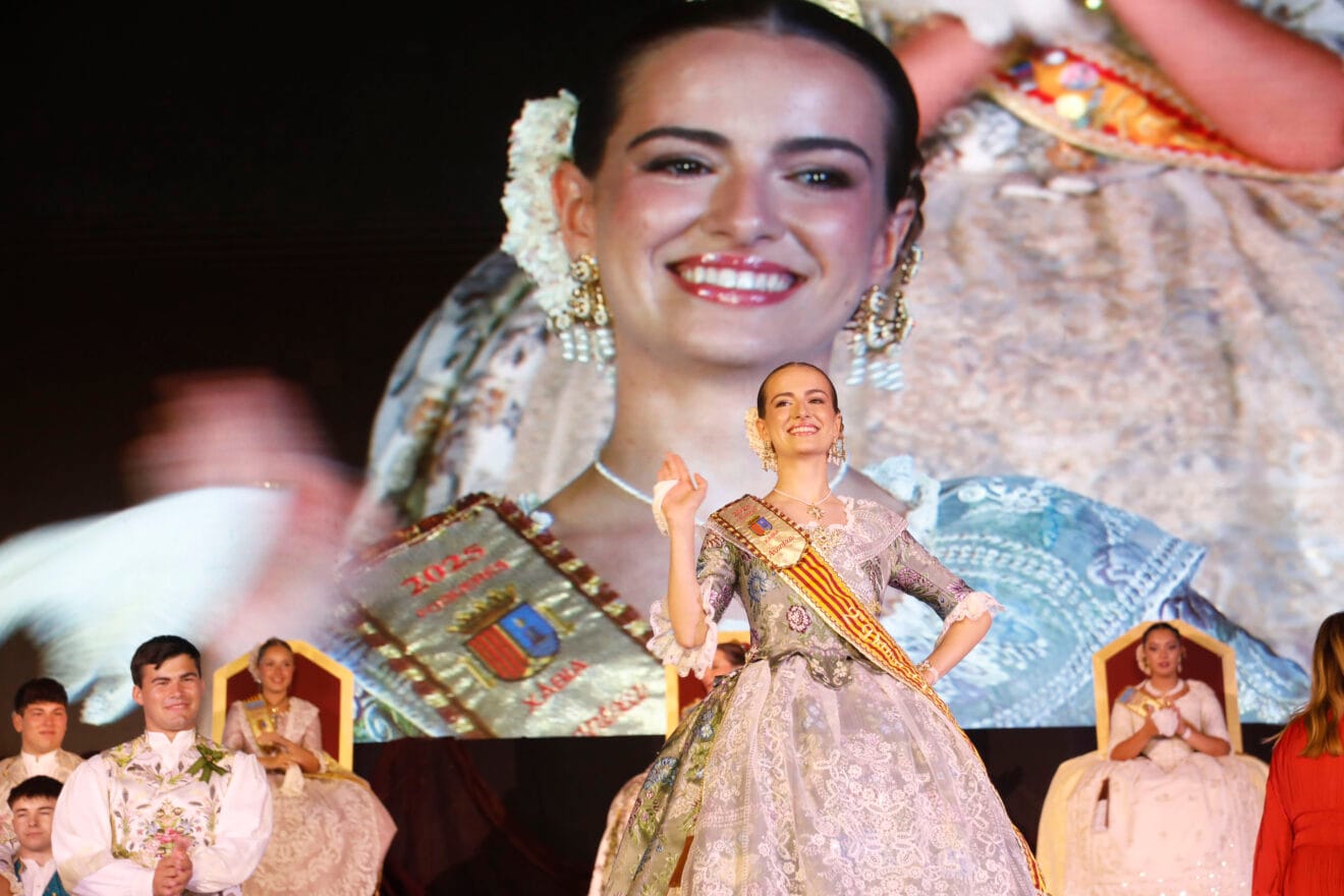 Proclamación de la Quintà 2025 de Xàbia. Reina, damas, presidentes y corte de honor (84)