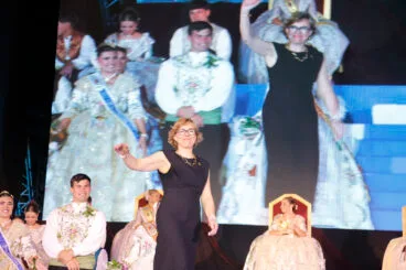 Proclamación de la Quintà 2025 de Xàbia. Reina, damas, presidentes y corte de honor (86)
