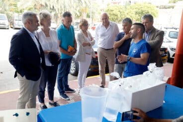 Autoridades en la suelta de fauna marina