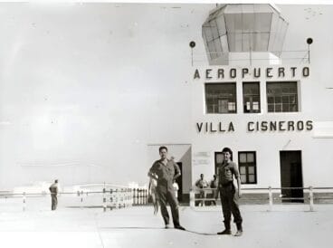 Aeropuerto de una de las ciudades del Sahara. Años 70. Fotografía perteneciente a la Asociación Nacional de Veteranos de la Mili en el Sahara