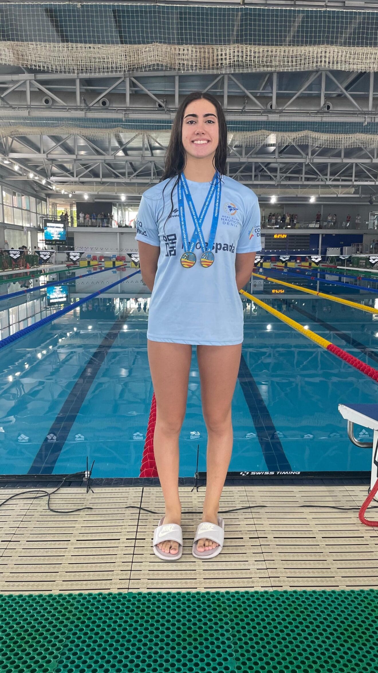 Alexandra Alapont con sus dos medallas
