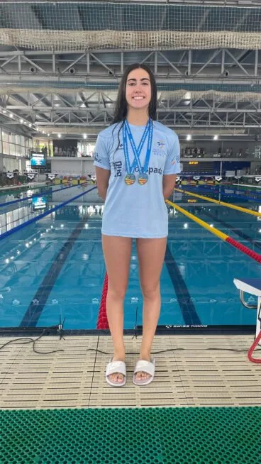 Alexandra Alapont con sus dos medallas