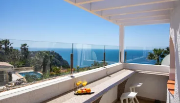 Balcón con vistas despejadas al valle