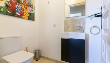 Baño completo con acabados actuales