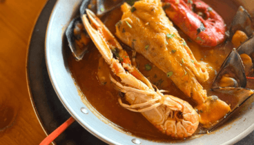 Cocina mediterránea elaborada con producto local en restaurante con vistas al mar en Jávea