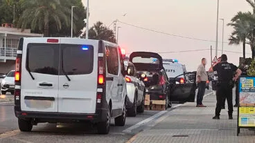 Dispositivo policial en la Avenida de la Libertad de Xàbia