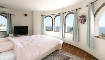 Dormitorio principal con vistas al mar