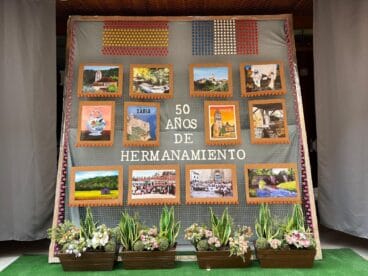 Exposición fotográfica en el carrer en forn