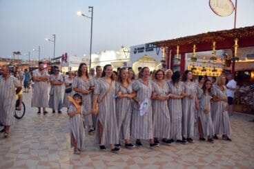 Filà Almoradins en el desfile del Arenal