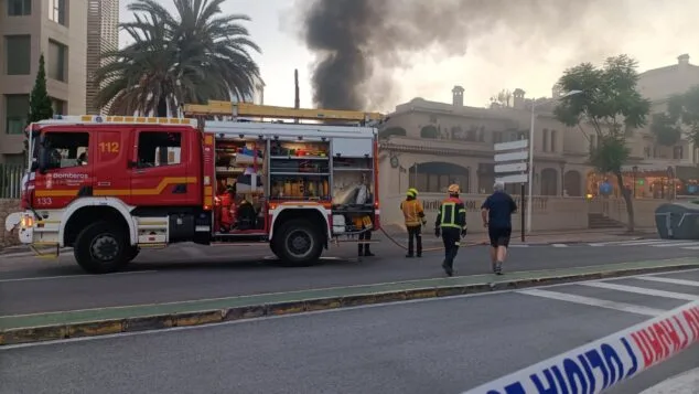 Imagen: Incendio en un parking privado de Duanes de la Mar de Xàbia