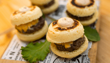 Pequeñas, sabrosesistibles hamburguesas. Pura tentación en miniatura