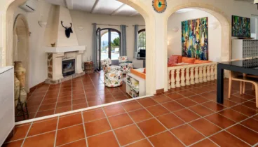 Salón cómodo con acceso a la terraza