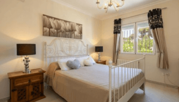 Segunda habitación doble con armario empotrado