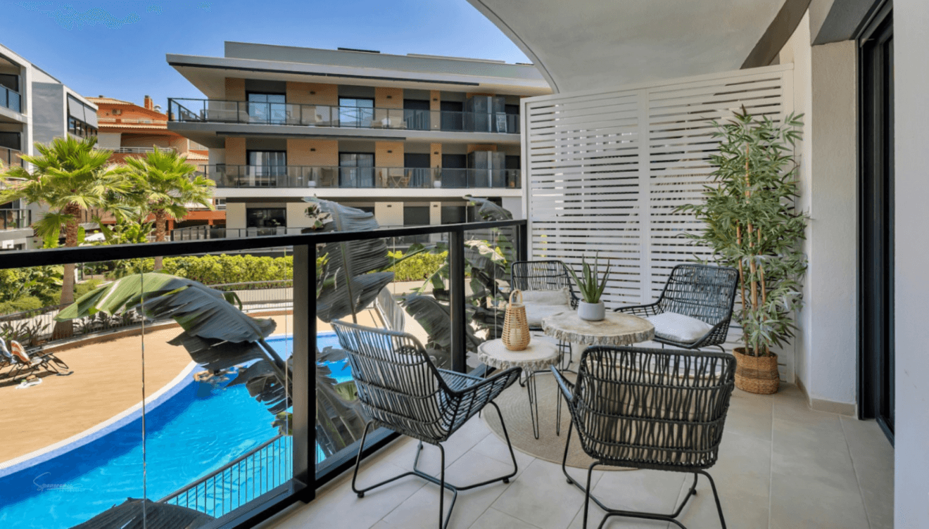 Terraza orientada al sur con vistas despejadas