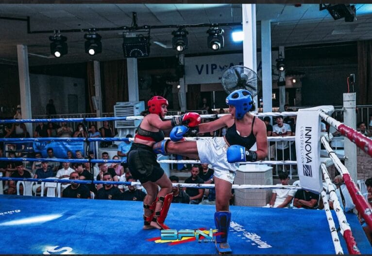 Velada de boxeo y Kickboxing en Xàbia. Uno de los combates