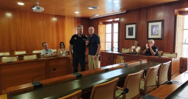 Imagen: Acto de despedida al agente Andrés Bolufer