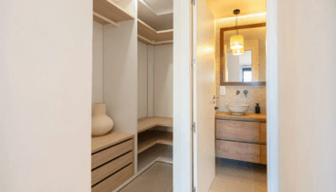 Armario empotrado en pasillo