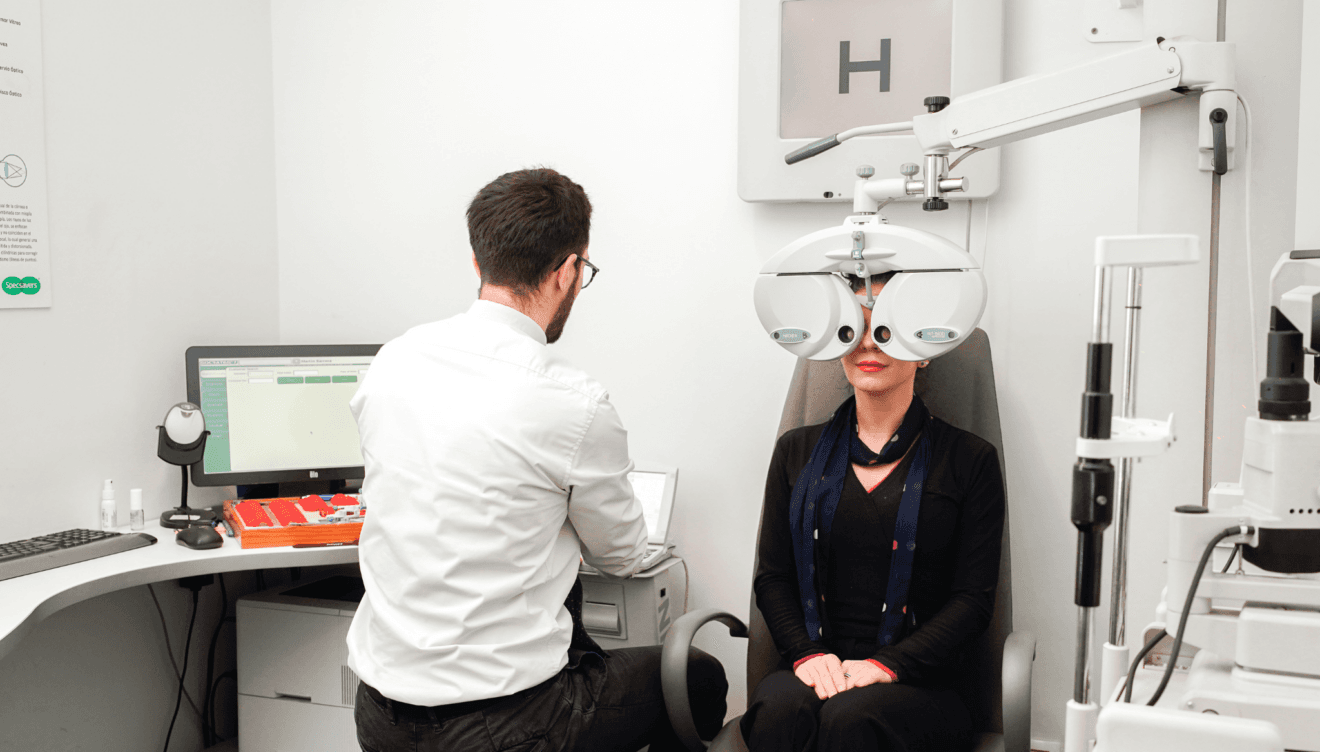 Asesoramiento profesional en la elección de tus gafas en Seepoint Ópticas
