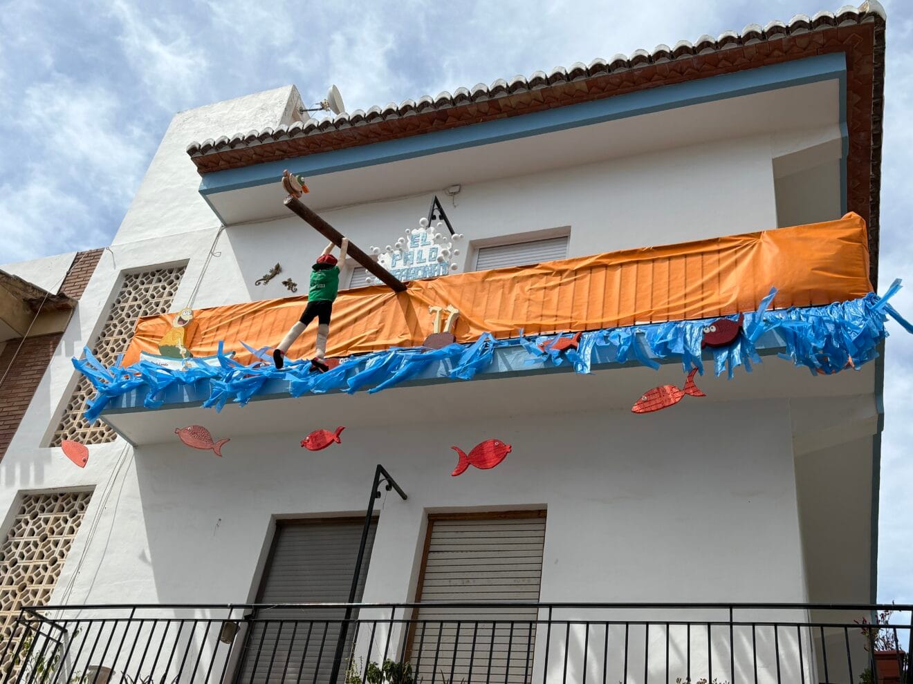 Calles y balcones engalanados en Duanes de la Mar 2025 (1)