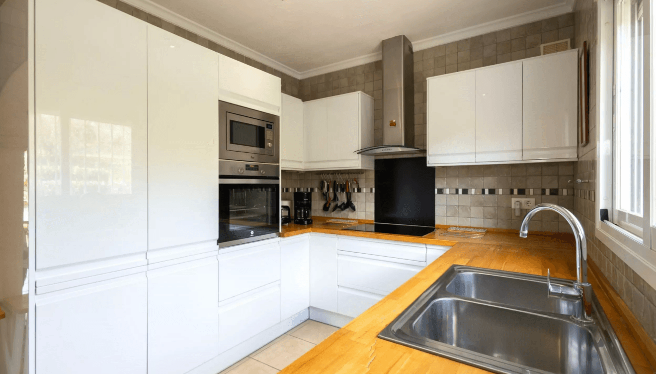 Cocina equipada con salida independiente