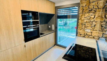 Cocina funcional con electrodomésticos integrados