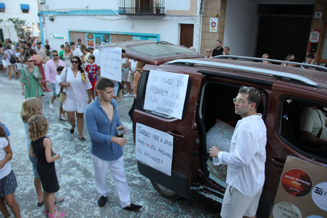 Desfile de carrozas de las fiestas de Loreto de Xàbia (17)