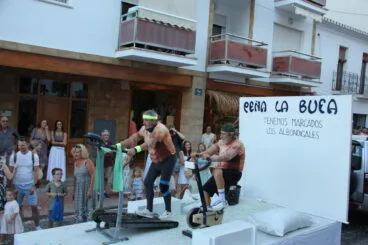 Desfile de carrozas de las fiestas de Loreto de Xàbia (33)