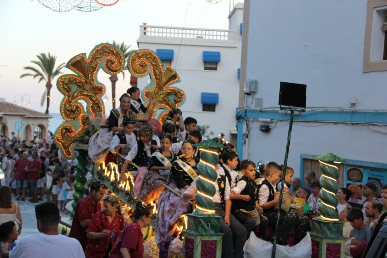 Desfile de carrozas de las fiestas de Loreto de Xàbia (71)