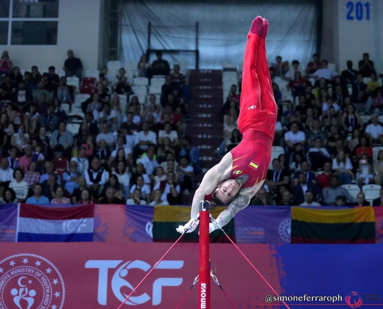 El gimnasta olímpico Néstor Abad