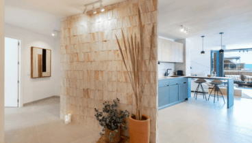 Entrada con conexión a cocina