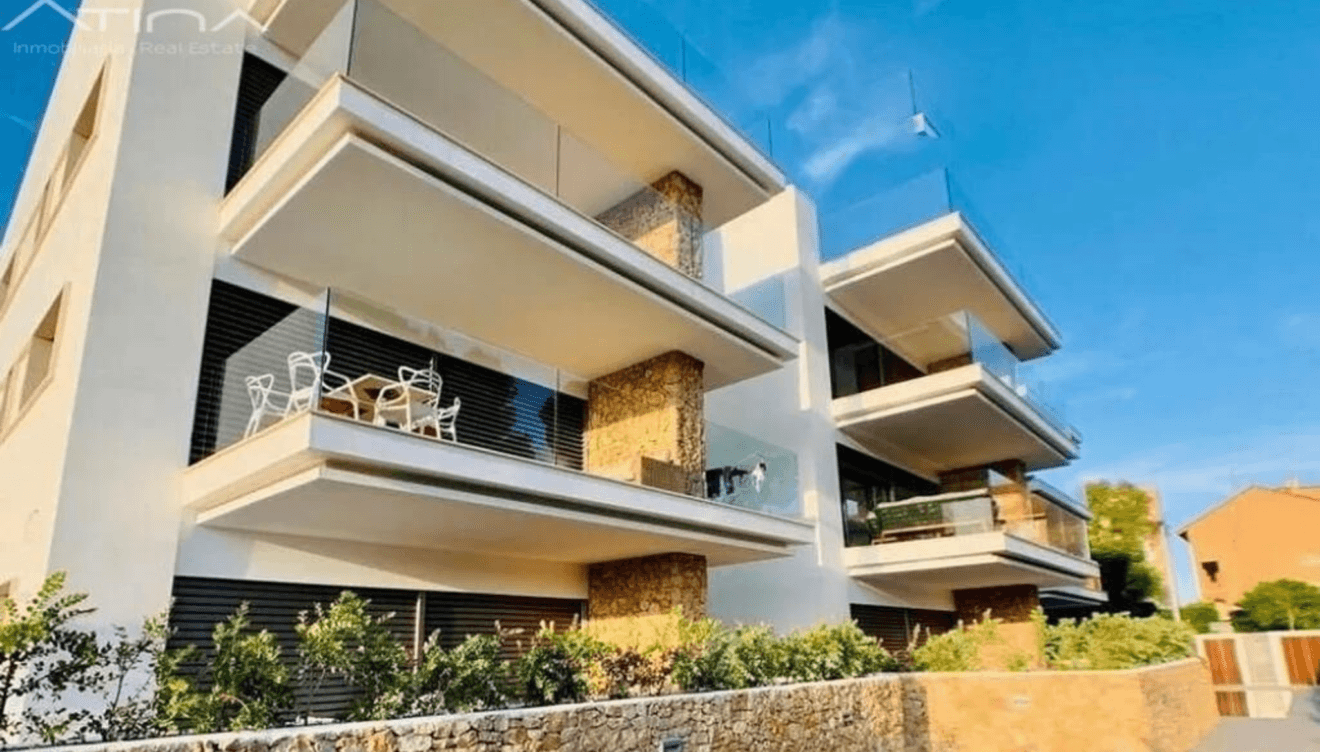 Fachada del edificio en excelente estado de conservación