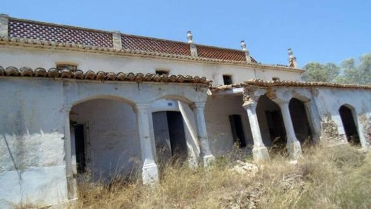 La Casa Cruañes hace unos años ya en deterioro
