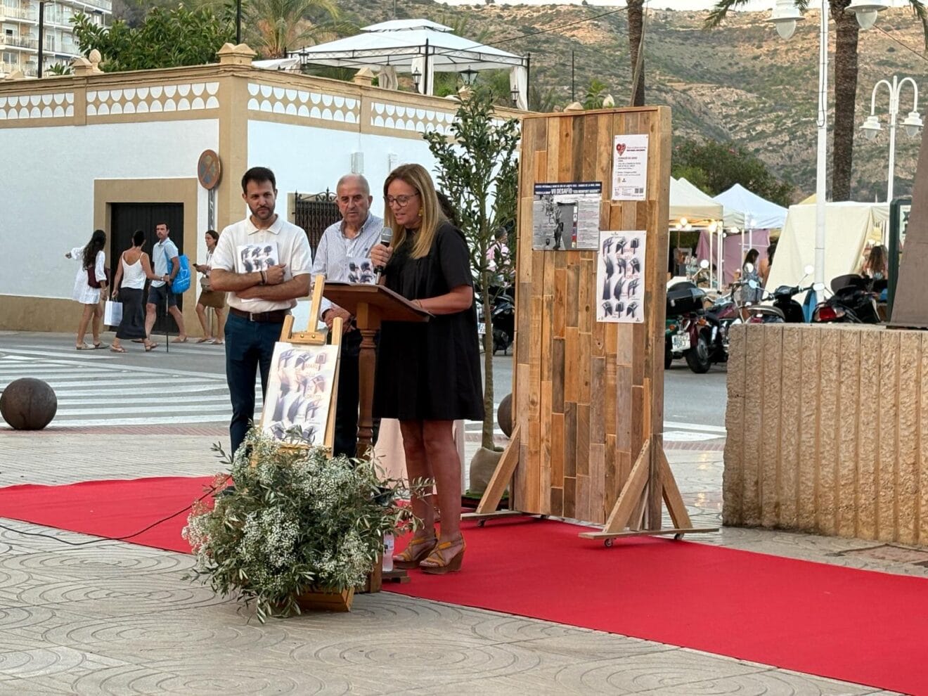 Mavi Pérez, concejala de fiestas en la presentación del libro de fiestas de Loreto 2025