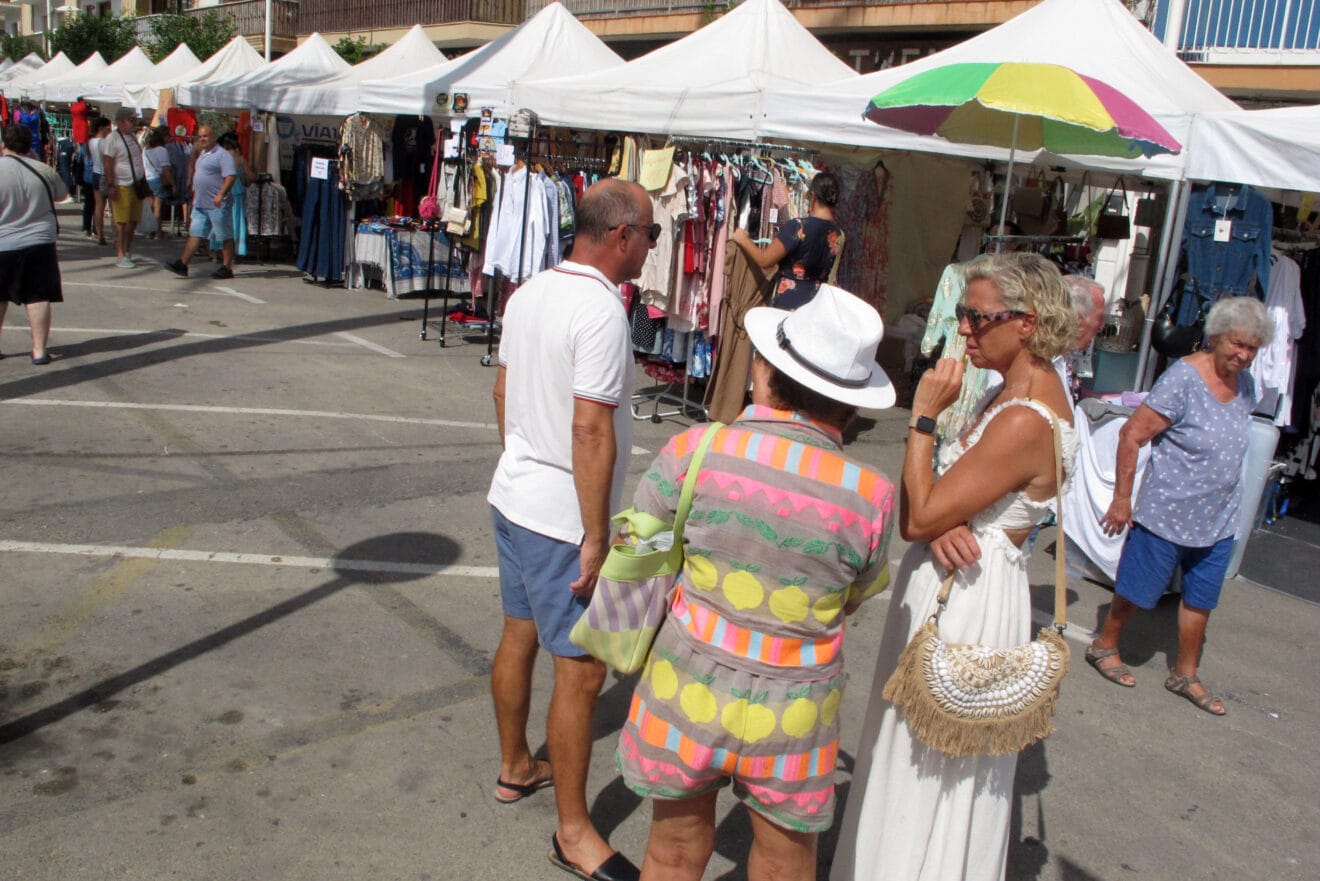 Ambiente en la V Fira d'Stock Comarcal en Xàbia (12)