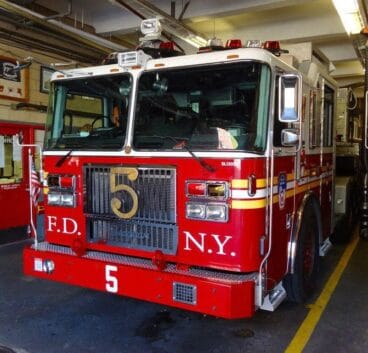 El camión de Bomberos Ladder 5 de Nueva York