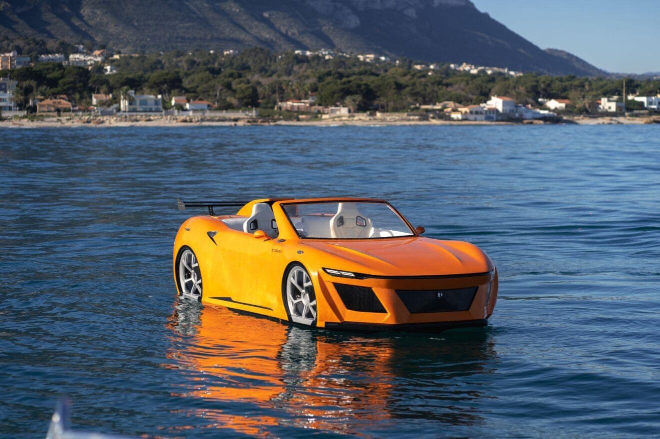 Embarcación en forma de coche de coche deportivo