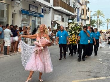 Ofrenda de flores a la Virgen de Loreto 2025 (1)