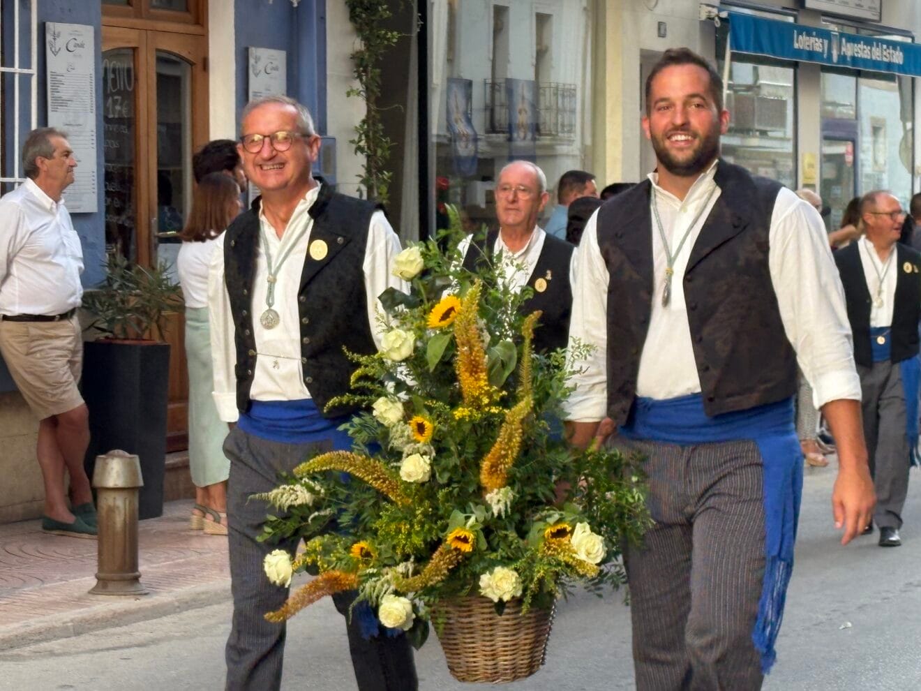 Ofrenda de flores a la Virgen de Loreto 2025 (57)