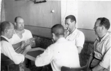 Partida de cartas en el Casino del Sindicato. Años 50. Archivo particular