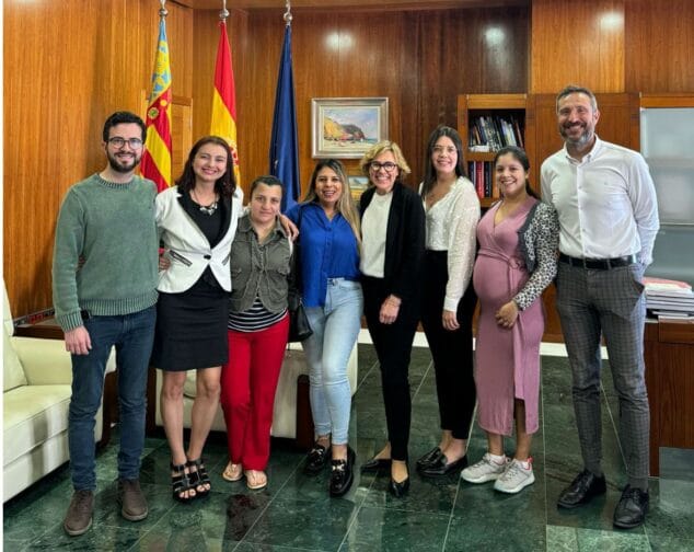 Imagen: Representantes de la Asociación en la reunión con los ediles en abril 2023