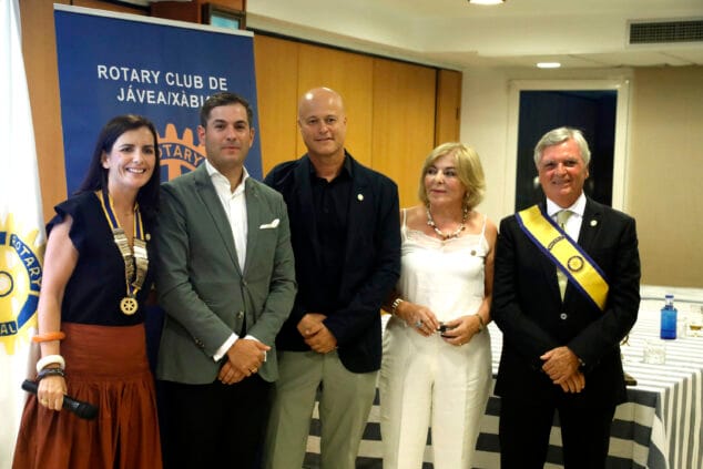 Imagen: Directiva del Club Rotary Jávea en los premios especiales de la DANA