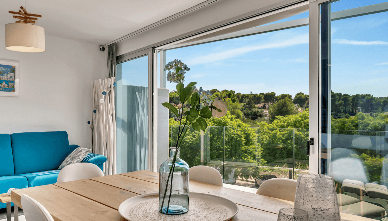 Salón con acceso a la terraza exterior
