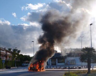 Incendio de la furgoneta en Xàbia