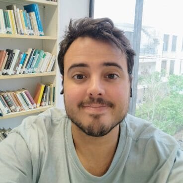 Alejandro Aguilar Parrilla, Politòleg i veí de Xàbia