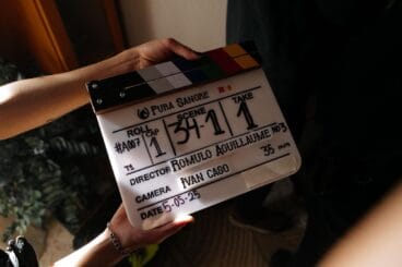 Claqueta de la serie ‘Pura Sangre’ en la que sale Berta Bolufer