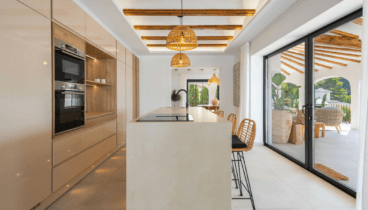 Detalles cuidados en una cocina funcional